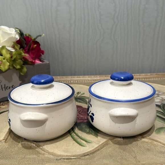 Vintage Set of Two Floral Motif Speckled Stoneware Soup Bowls with Lids Japan - Picture 2 of 16